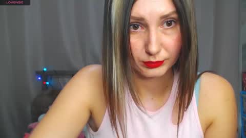 Snapshot of nikkikiss___ chatting on 14, 1, 2026 nikkikiss___ online show from 14, 1, 2026