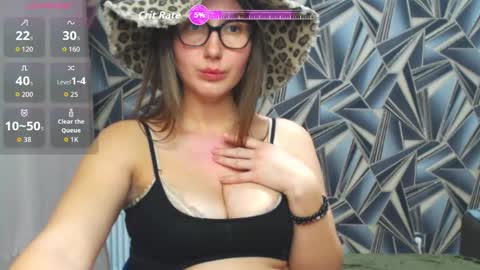 Snapshot of nikkikiss___ chatting on 6, 3, 2026 nikkikiss___ online show from 6, 3, 2026
