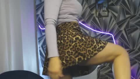 nikkikiss___ online show from 13, 5, 2026