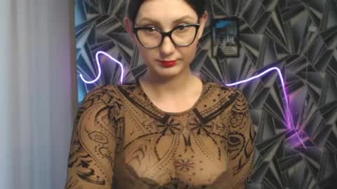 nikkikiss___ online show from 7, 6, 2026