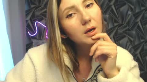 nikkikiss___ online show from 19, 6, 2026