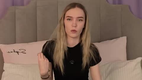 nikkilane11 online show from 11, 4, 2026