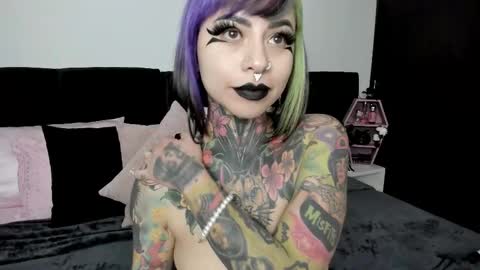 Snapshot of nikkiramone chatting on 14, 2, 2025 Nikki Ramone online show from 14, 2, 2025