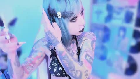 Snapshot of nikkiramone chatting on 1, 11, 2025 Nikki Ramone online show from 1, 11, 2025