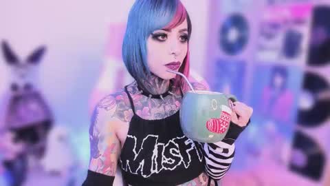 Snapshot of nikkiramone chatting on 11, 11, 2025 Nikki Ramone online show from 11, 11, 2025