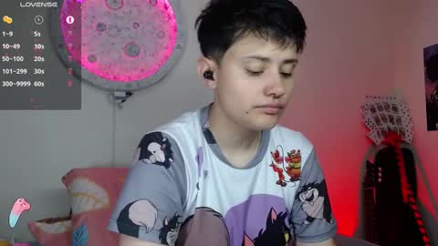 Nikky online show from 5, 3, 2025