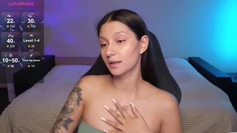 Snapshot of nikolgoldy chatting on 7, 11, 2025 Niky online show from 7, 11, 2025