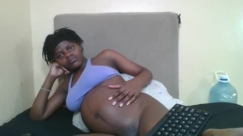 Snapshot of nikymina2 chatting on 25, 4, 2026 nikymina2 online show from 25, 4, 2026