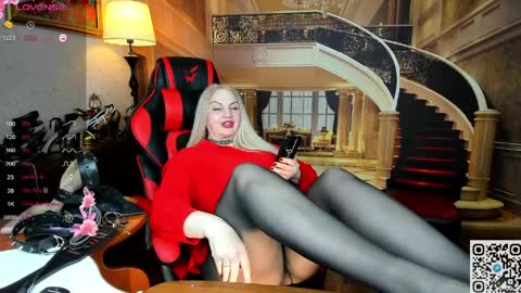 Nina online show from 9, 4, 2026