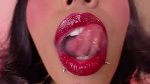 Nina Fox  online show from 17, 7, 2026