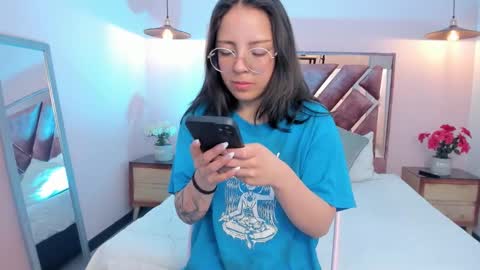 Nina myers online show from 10, 11, 2025