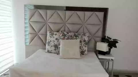 Snapshot of nina_pons chatting on 12, 9, 2025  Nina  online show from 12, 9, 2025