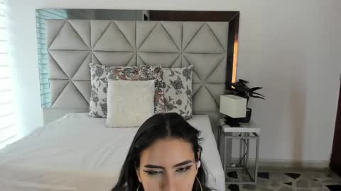 Snapshot of nina_pons chatting on 17, 10, 2025  Nina  online show from 17, 10, 2025