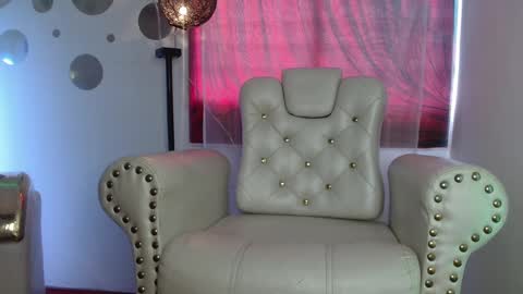 Nina Roser online show from 25, 9, 2025