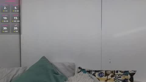 Ninaa fox online show from 1, 12, 2025