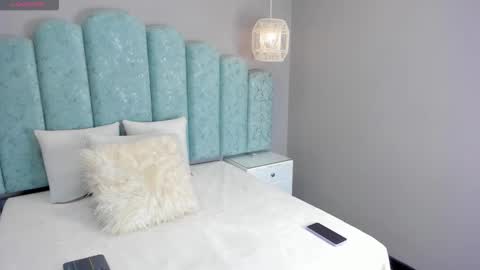 Nina  online show from 10, 1, 2026