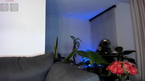 Nina Sara online show from 5, 2, 2025