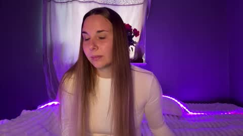 Snapshot of ninaglow_ chatting on 24, 9, 2025 ninaglow_ online show from 24, 9, 2025