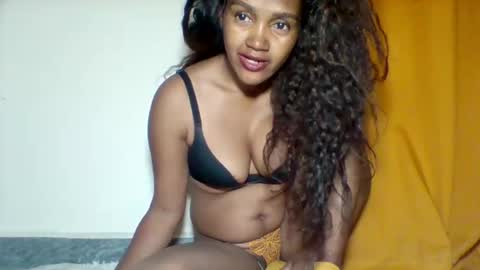 Snapshot of ninah_rise chatting on 7, 10, 2025 ninah_rise online show from 7, 10, 2025