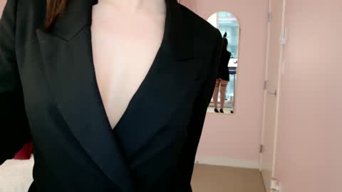 NinaOneil online show from 22, 2, 2025