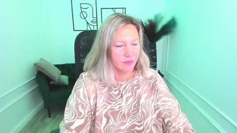 ninastarle online show from 12, 9, 2025