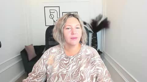 ninastarle online show from 28, 9, 2025