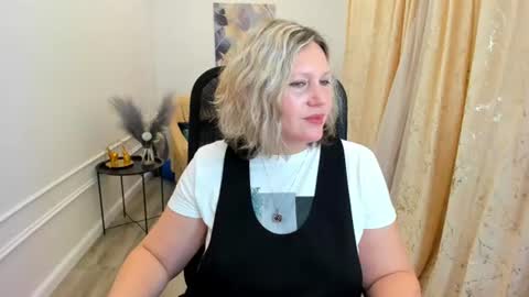 Snapshot of ninastarle chatting on 16, 6, 2026 ninastarle online show from 16, 6, 2026