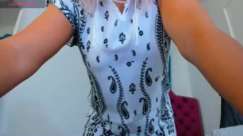 Snapshot of ninna_dee chatting on 5, 8, 2026 nina dee online show from 5, 8, 2026