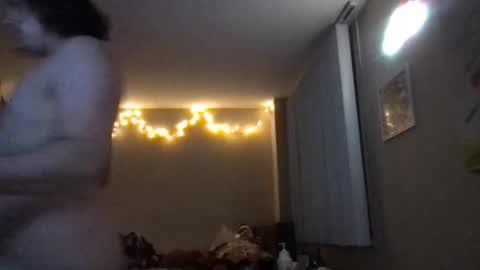 nipplelessalien online show from 10, 11, 2025