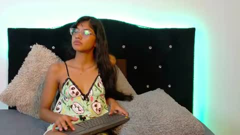 Snapshot of nira_lux chatting on 24, 6, 2026 Nira Lux online show from 24, 6, 2026