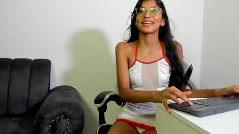 Snapshot of nira_lux chatting on 1, 7, 2026 Nira Lux online show from 1, 7, 2026