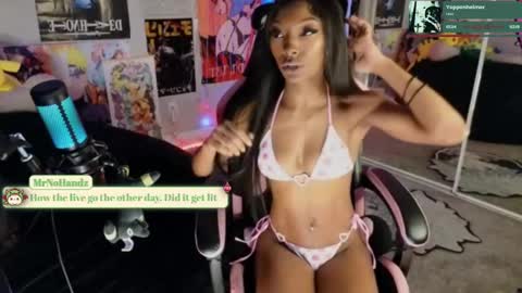 NIVIA WOLFE online show from 8, 1, 2025