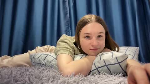 Snapshot of nloraaa chatting on 5, 11, 2025 Tears Lora online show from 5, 11, 2025