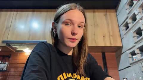 Snapshot of nloraaa chatting on 5, 12, 2025 Tears Lora online show from 5, 12, 2025