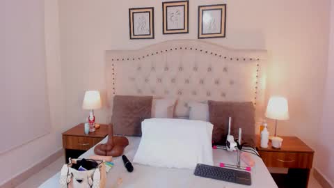 NATHALIA MORENO online show from 29, 9, 2025