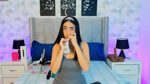 NATHALIA MORENO online show from 1, 4, 2026