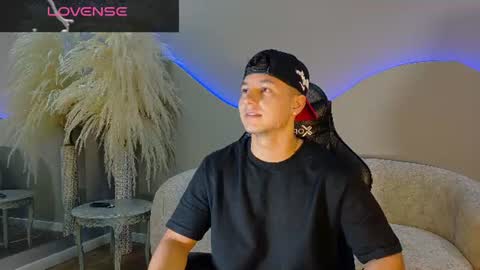 Snapshot of noah_clarkk chatting on 1, 7, 2026 Noah online show from 1, 7, 2026