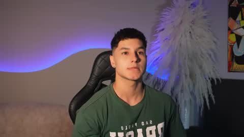 Snapshot of noah_clarkk chatting on 4, 7, 2026 Noah online show from 4, 7, 2026