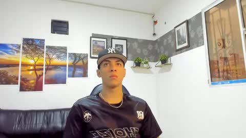 noah_flynn1 online show from 4, 5, 2026