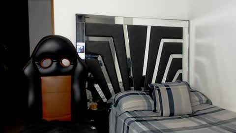 Snapshot of noah_harris01 chatting on 10, 9, 2025 Noah Harris01 online show from 10, 9, 2025