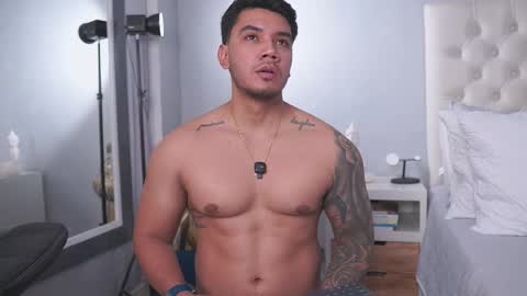 Snapshot of noahavery_ chatting on 5, 3, 2026 Noah Avery online show from 5, 3, 2026