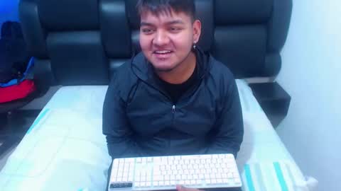 Snapshot of noahdeepthroatt chatting on 8, 4, 2026 noahdeepthroatt online show from 8, 4, 2026