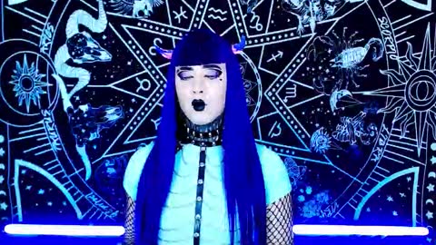 Snapshot of noamy_666 chatting on 25, 11, 2025 caroline online show from 25, 11, 2025