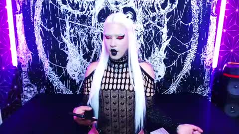caroline online show from 19, 5, 2026