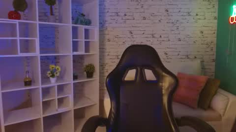 Snapshot of noeva_ chatting on 31, 10, 2025 Noeva online show from 31, 10, 2025