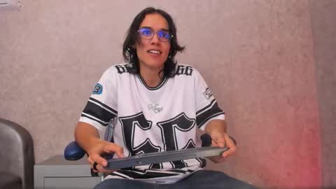 Snapshot of noha_castellano chatting on 8, 3, 2026 online show from 8, 3, 2026