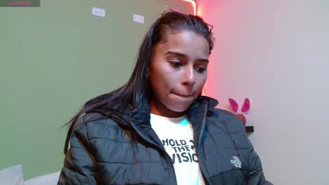 Snapshot of noha_thomson chatting on 28, 1, 2025 Noha Thomson online show from 28, 1, 2025