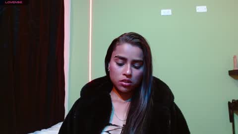 Snapshot of noha_thomson chatting on 1, 2, 2025 Noha Thomson online show from 1, 2, 2025