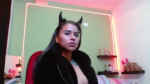 Snapshot of noha_thomson chatting on 14, 2, 2025 Noha Thomson online show from 14, 2, 2025