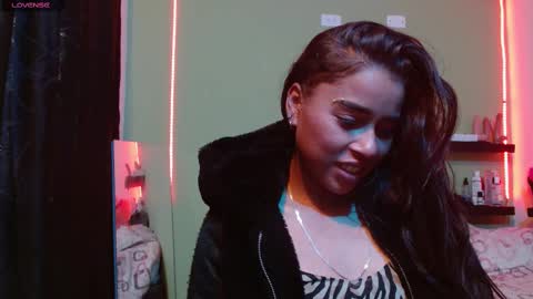 Snapshot of noha_thomson chatting on 27, 2, 2025 Noha Thomson online show from 27, 2, 2025